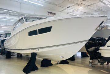 2026 Pursuit DC 365 Dual Console