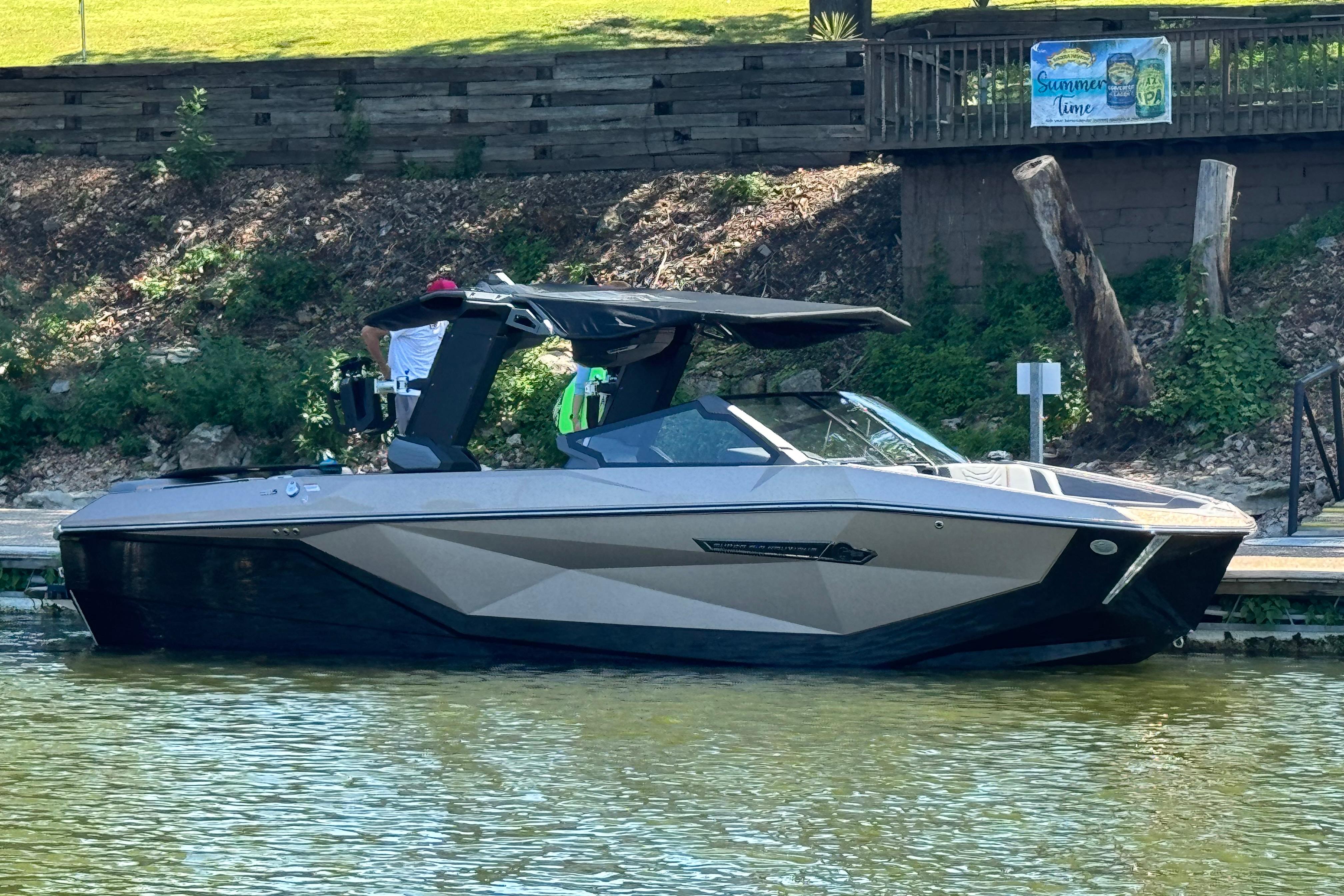 2025 Nautique Super Air Nautique G23