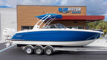 2025 Cobalt R8 Outboard