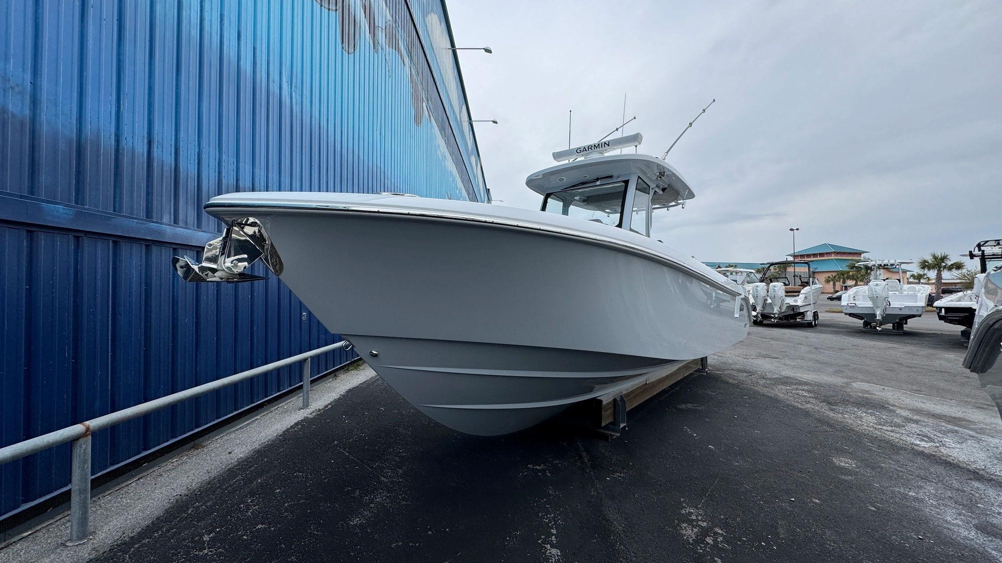 2025 Everglades 315 CC