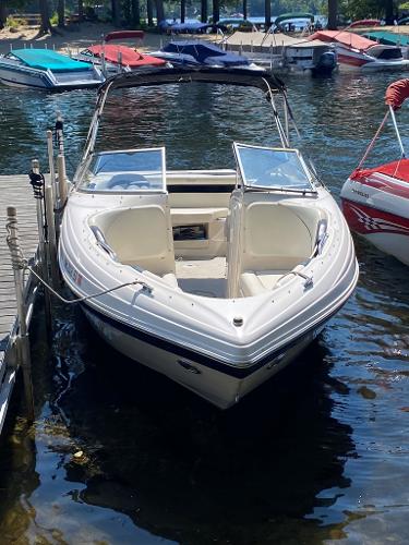 2004 Rinker 232 Captiva