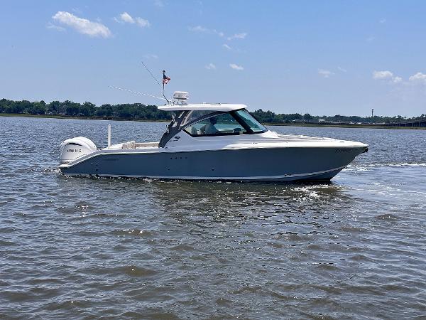 2024 Pursuit DC 295 Dual Console
