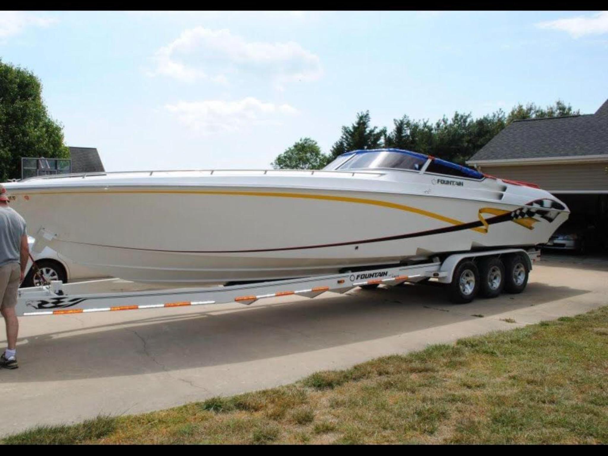 2005 Fountain 38