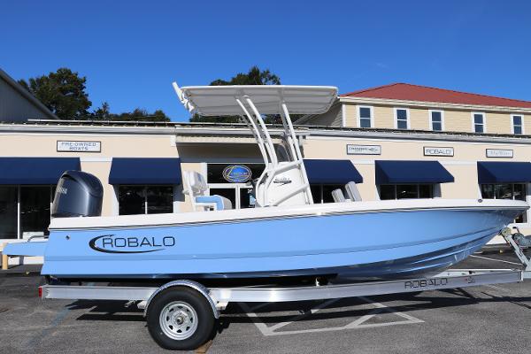 2024 Robalo 206 Cayman