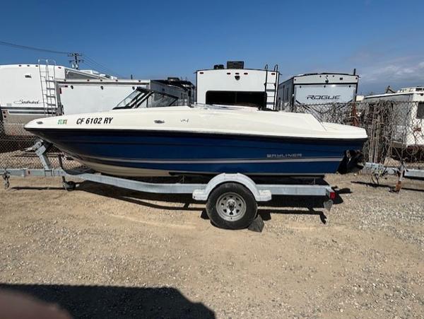 2018 Bayliner VR4 Bowrider I/O