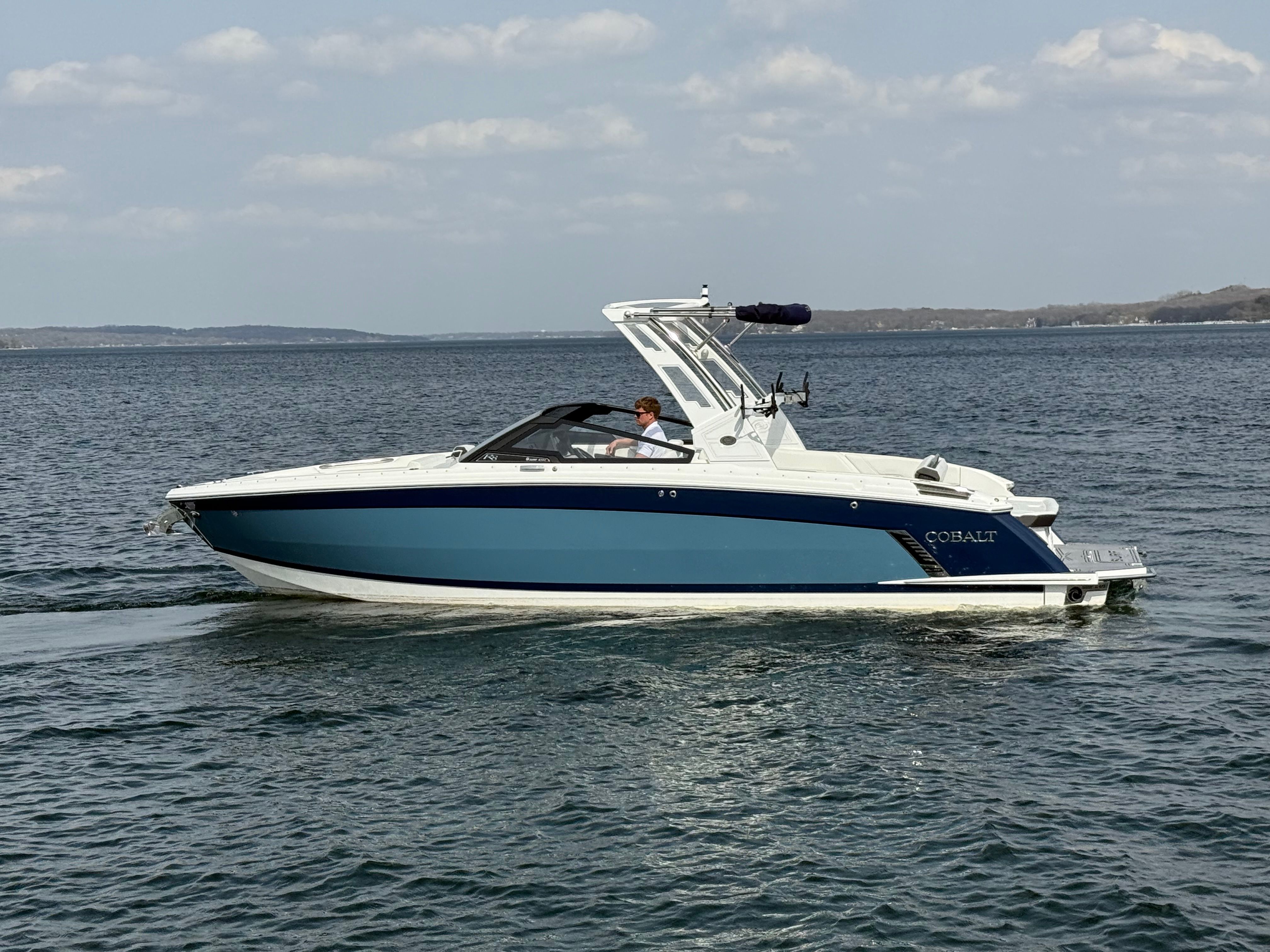 2025 Cobalt R8 Surf