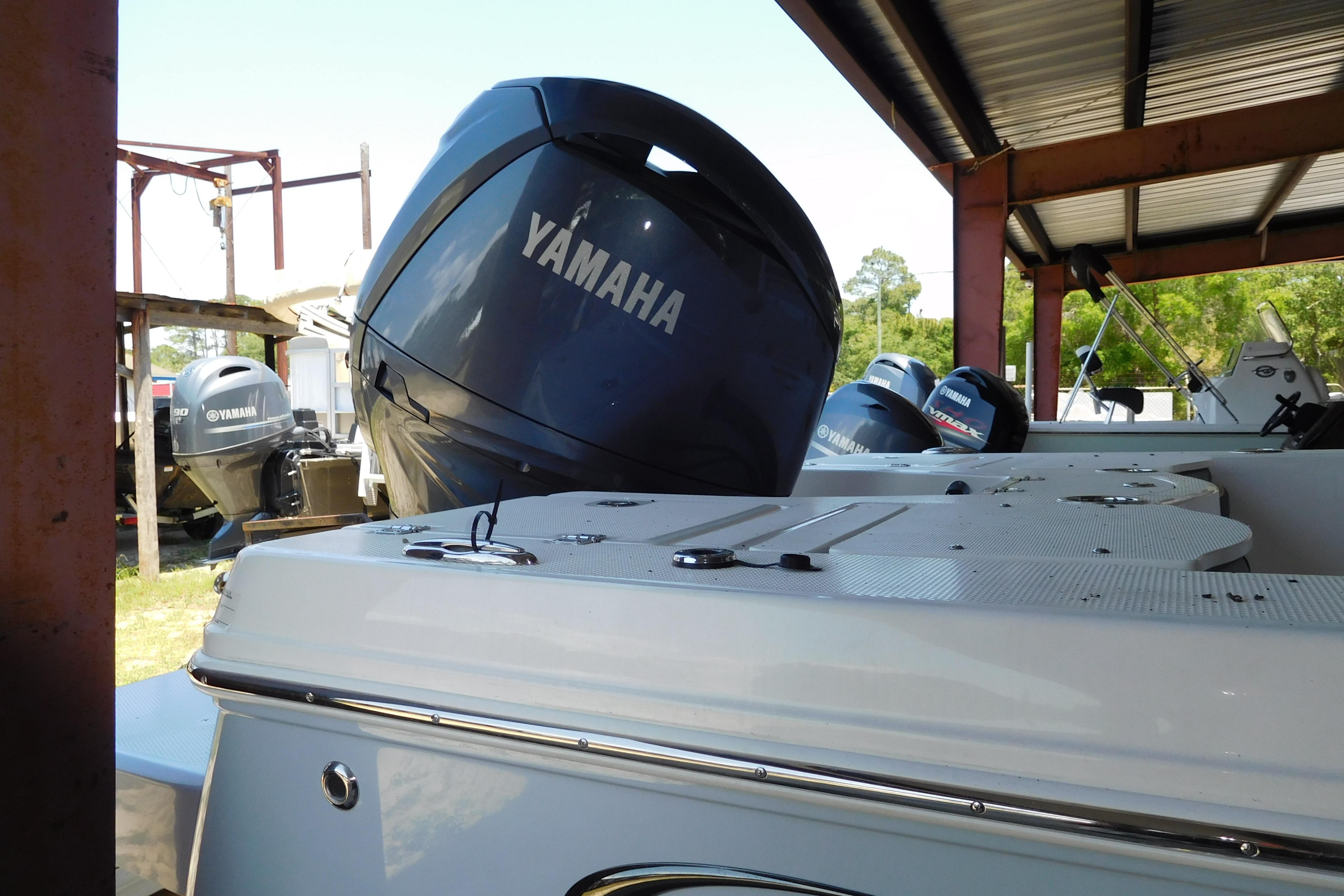 2025 Robalo 206 Cayman