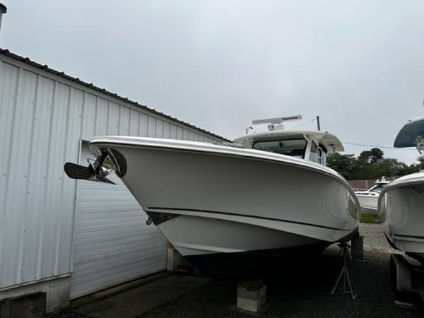 2014 Boston Whaler 370 Outrage