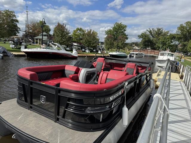 Godfrey Marine Aquapatio 235 ULC
