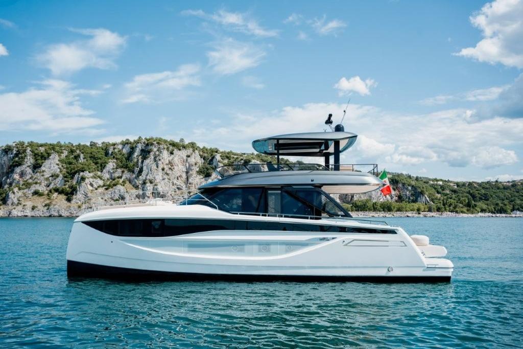 2025 Prestige M7