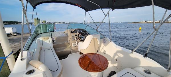2009 Sea Ray 230 Sundancer