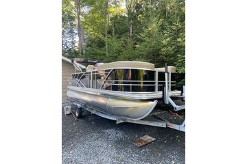 2023 Sylvan Mirage 820 Cruise
