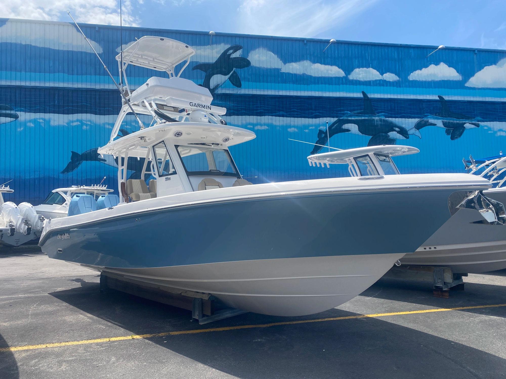 2024 Everglades 335 CC