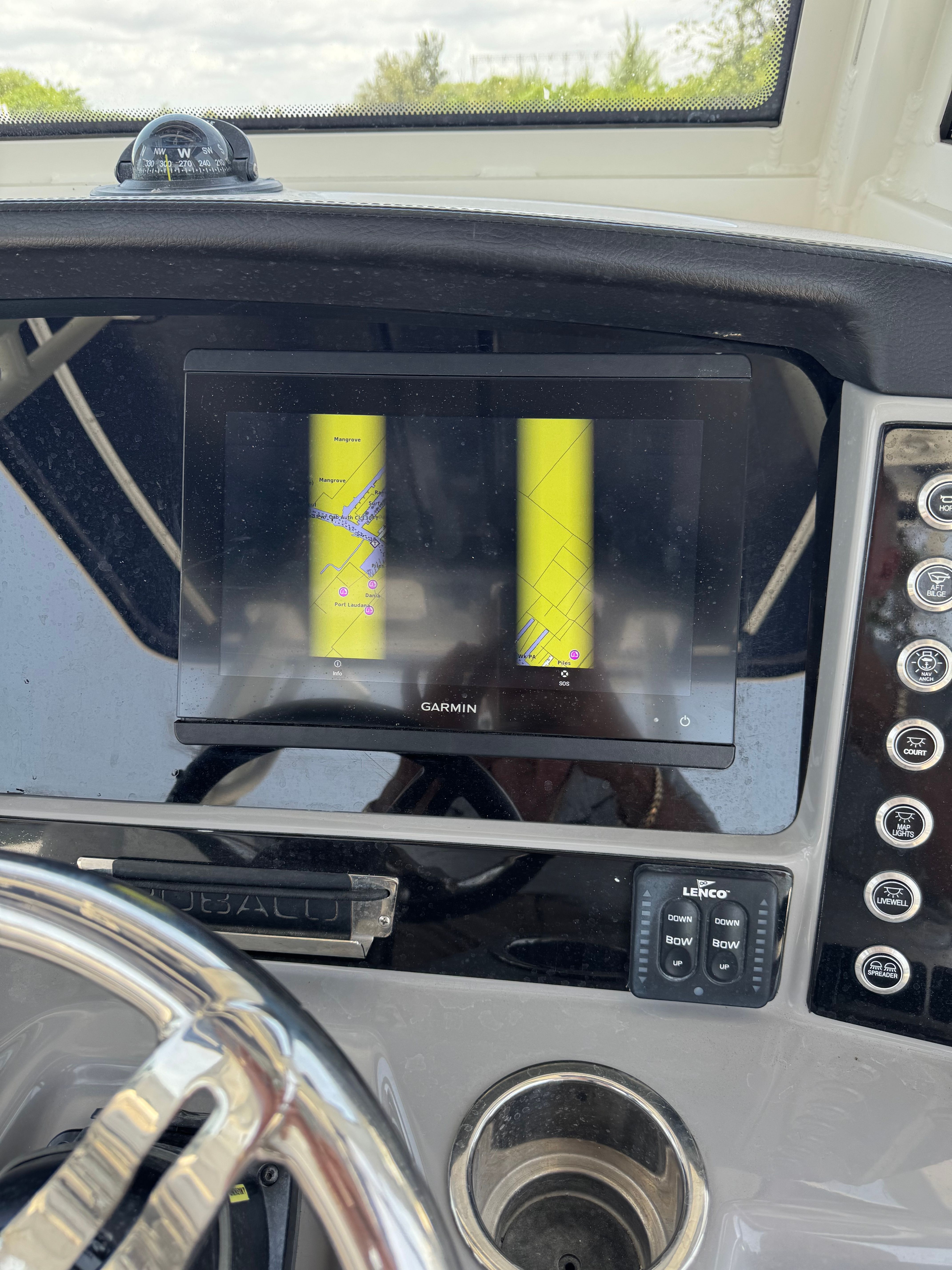 2021 Robalo R272 Center Console