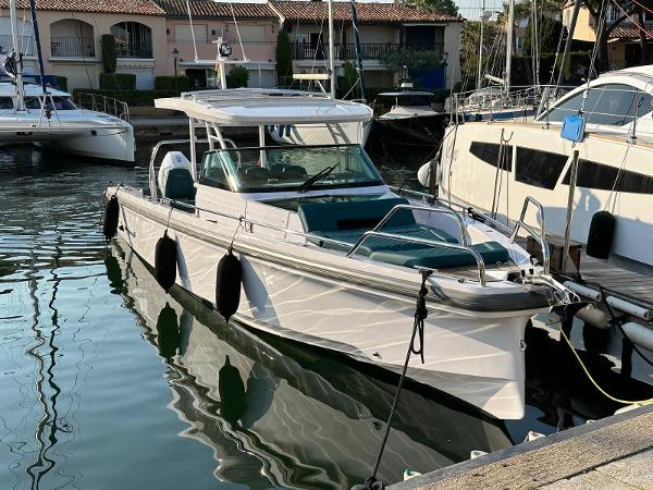 2022 Axopar 37 T-Top