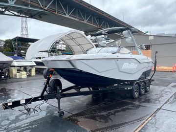 2025 Malibu M230