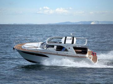 2022 Marex 310 Sun Cruiser