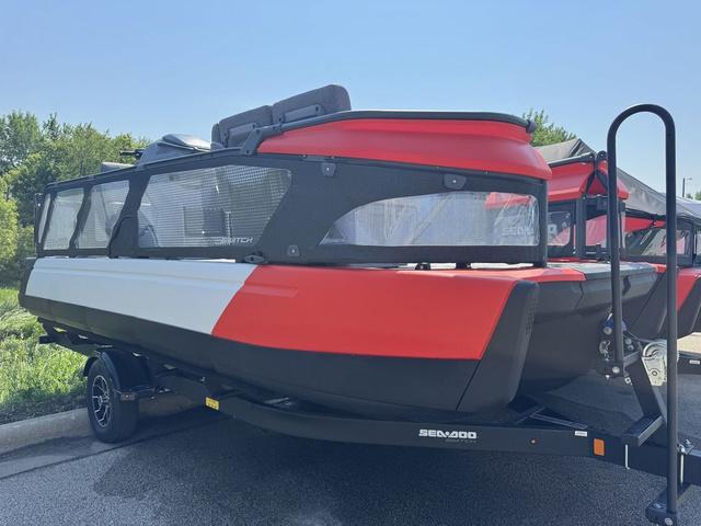2025 Sea-Doo Switch™ 19 - 170 Hp Painted