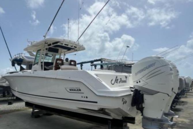 2017 Boston Whaler 330 Outrage