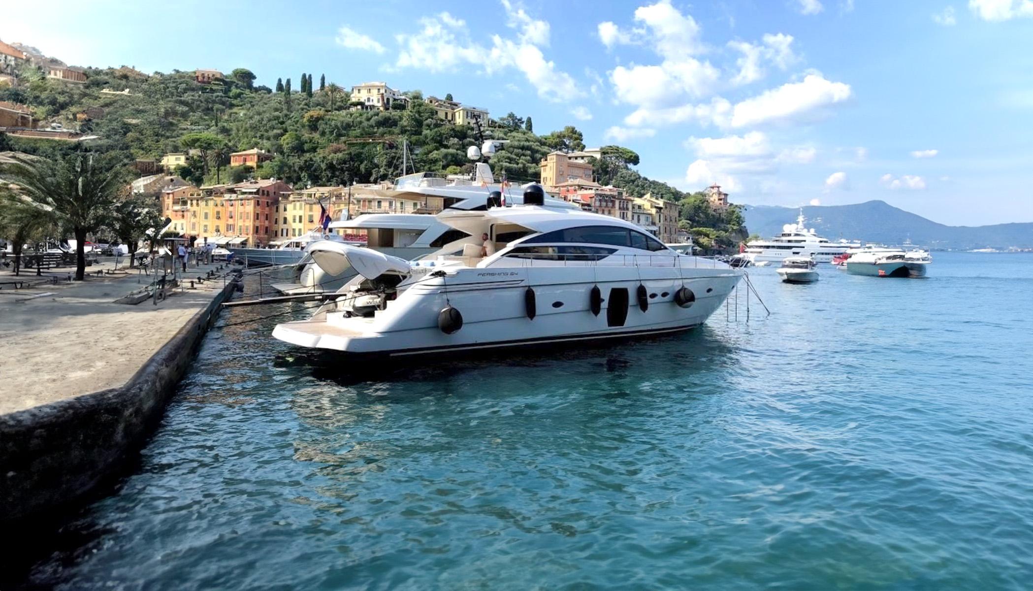 2011 Pershing 64