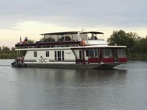Sharpe Houseboat