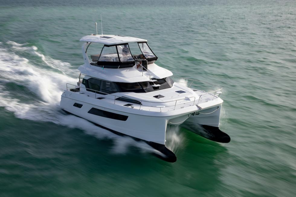 Aquila 44 Power Cat