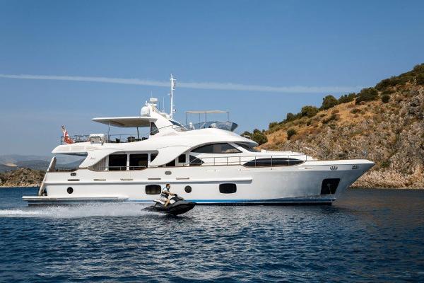 2009 Benetti Legend 85