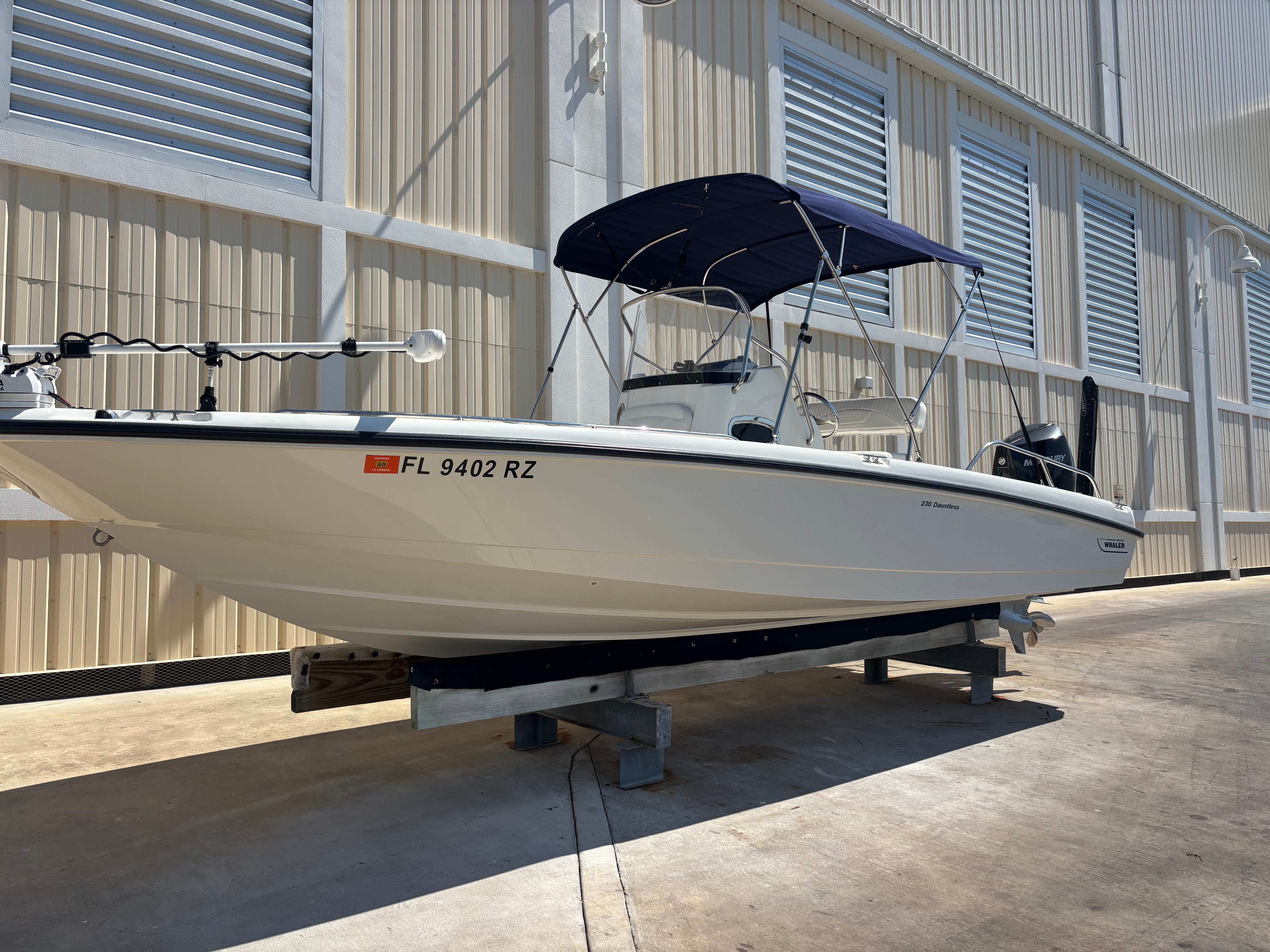 2013 Boston Whaler 230 Dauntless