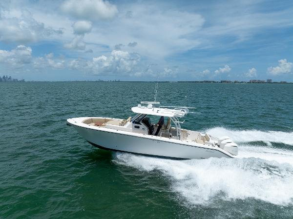 2018 Pursuit S 368 Sport