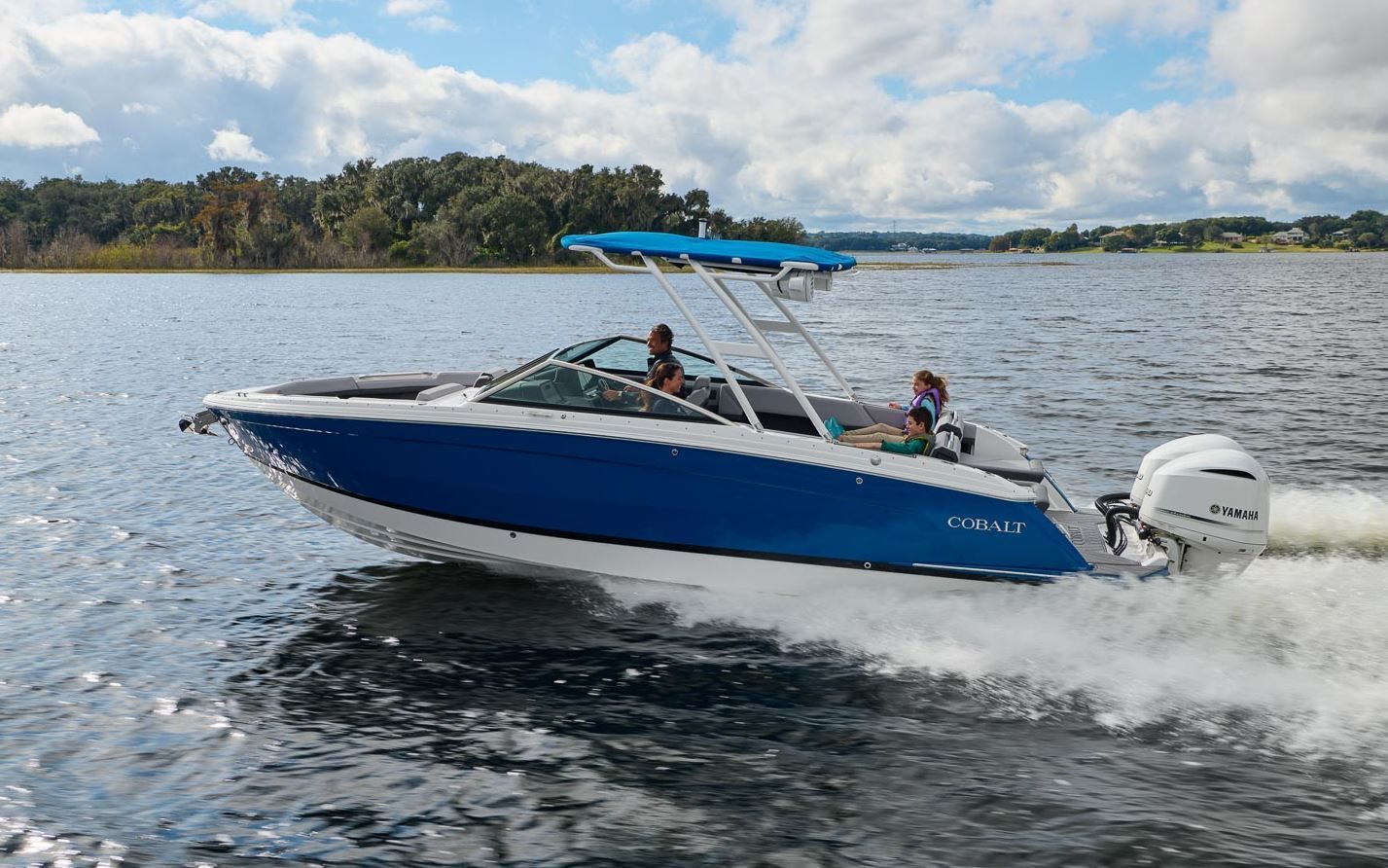 2026 Cobalt R8 Outboard