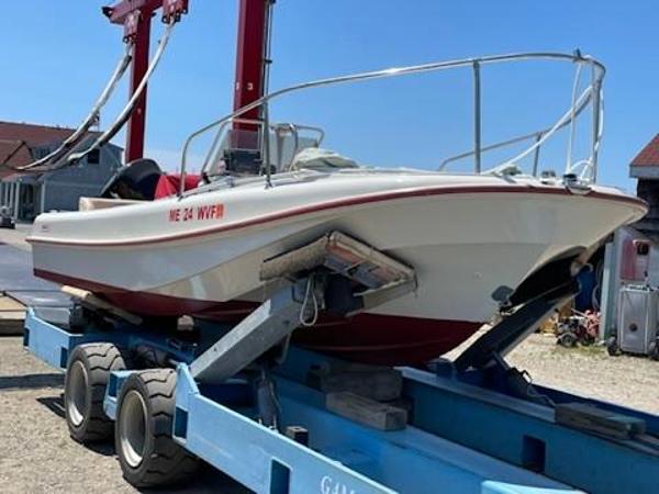 1974 Boston Whaler Outrage