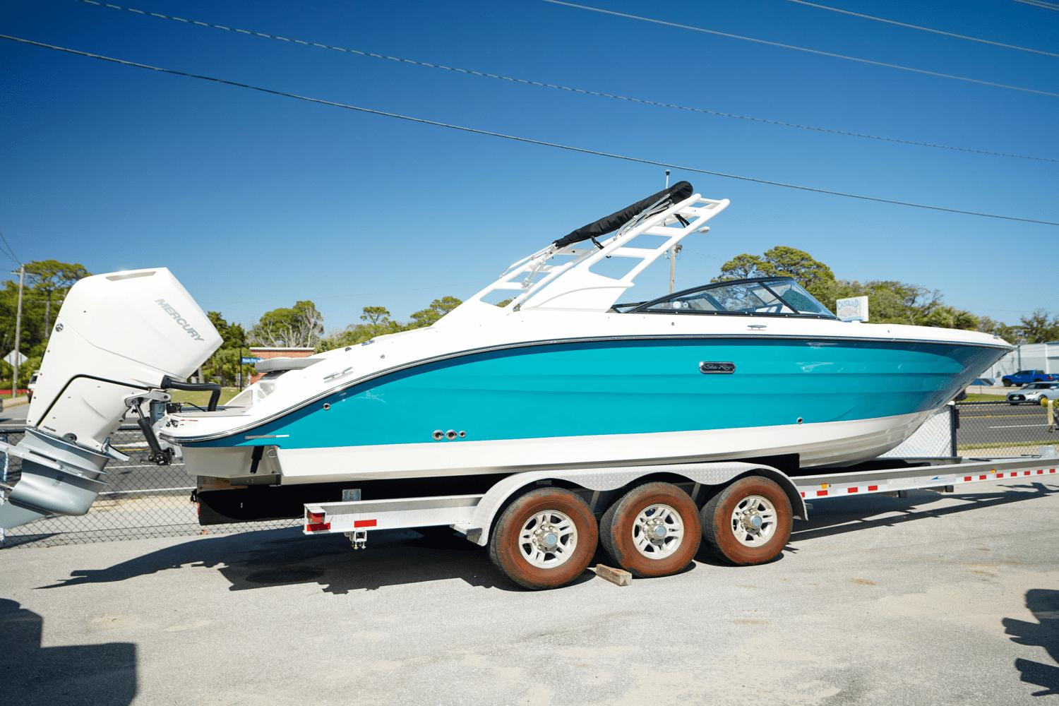2025 Sea Ray SDX 270 Outboard