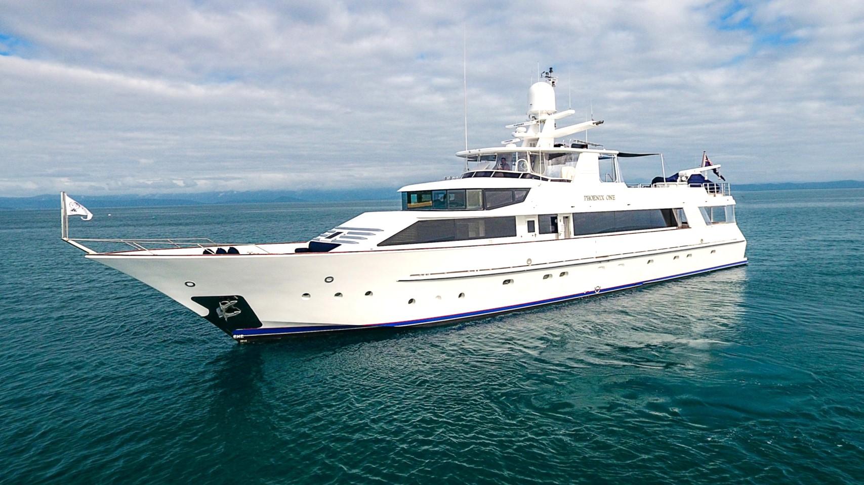 superyacht airlie beach