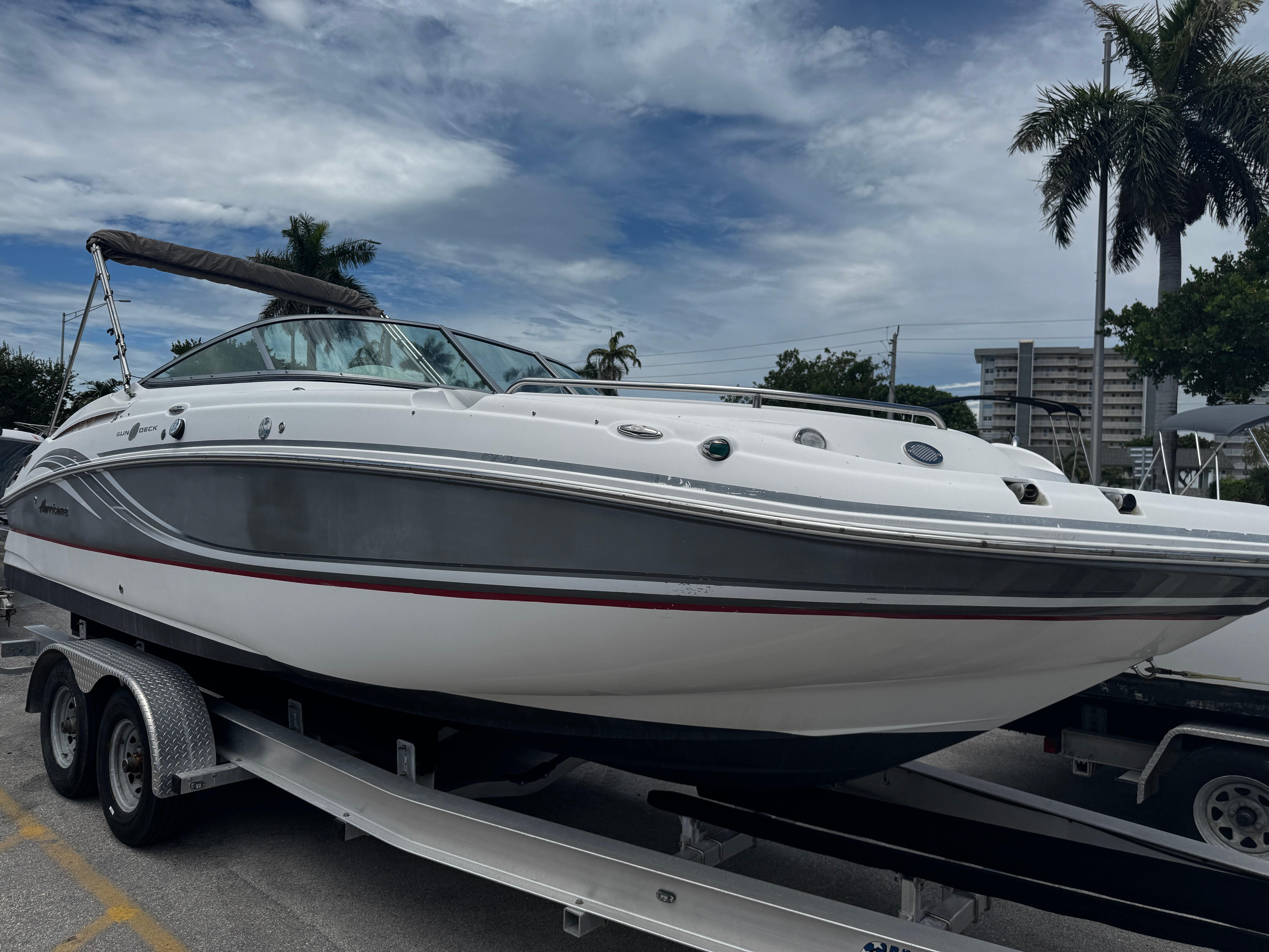 2012 Hurricane SunDeck 2400 OB