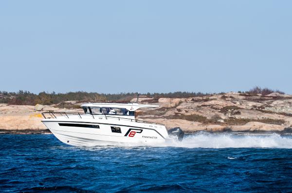 2024 Finnmaster pilot 8 met 2x200pk Yamaha