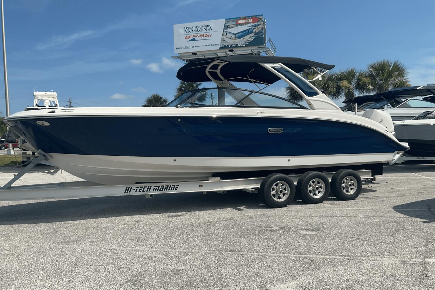 2025 Sea Ray SDX 270 Outboard