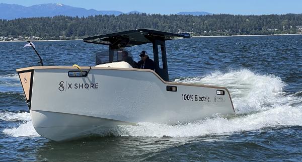 2023 X Shore Eelex 8000