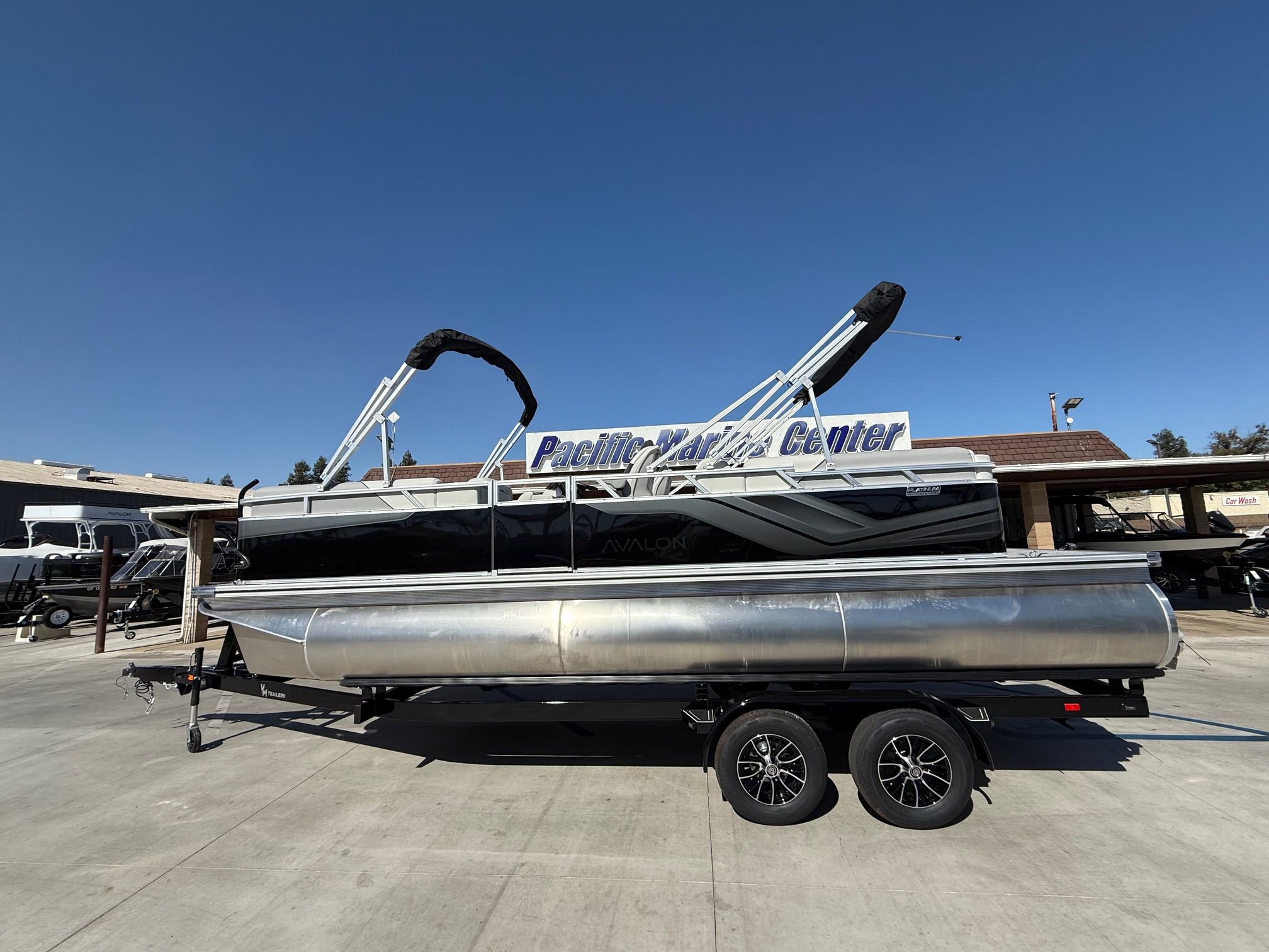 Avalon 23' Venture Platinum Quad lounge w/ 115HP Mercury!