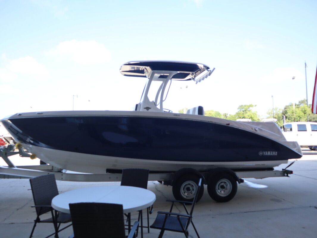 2025 Yamaha Boats 255 FSH