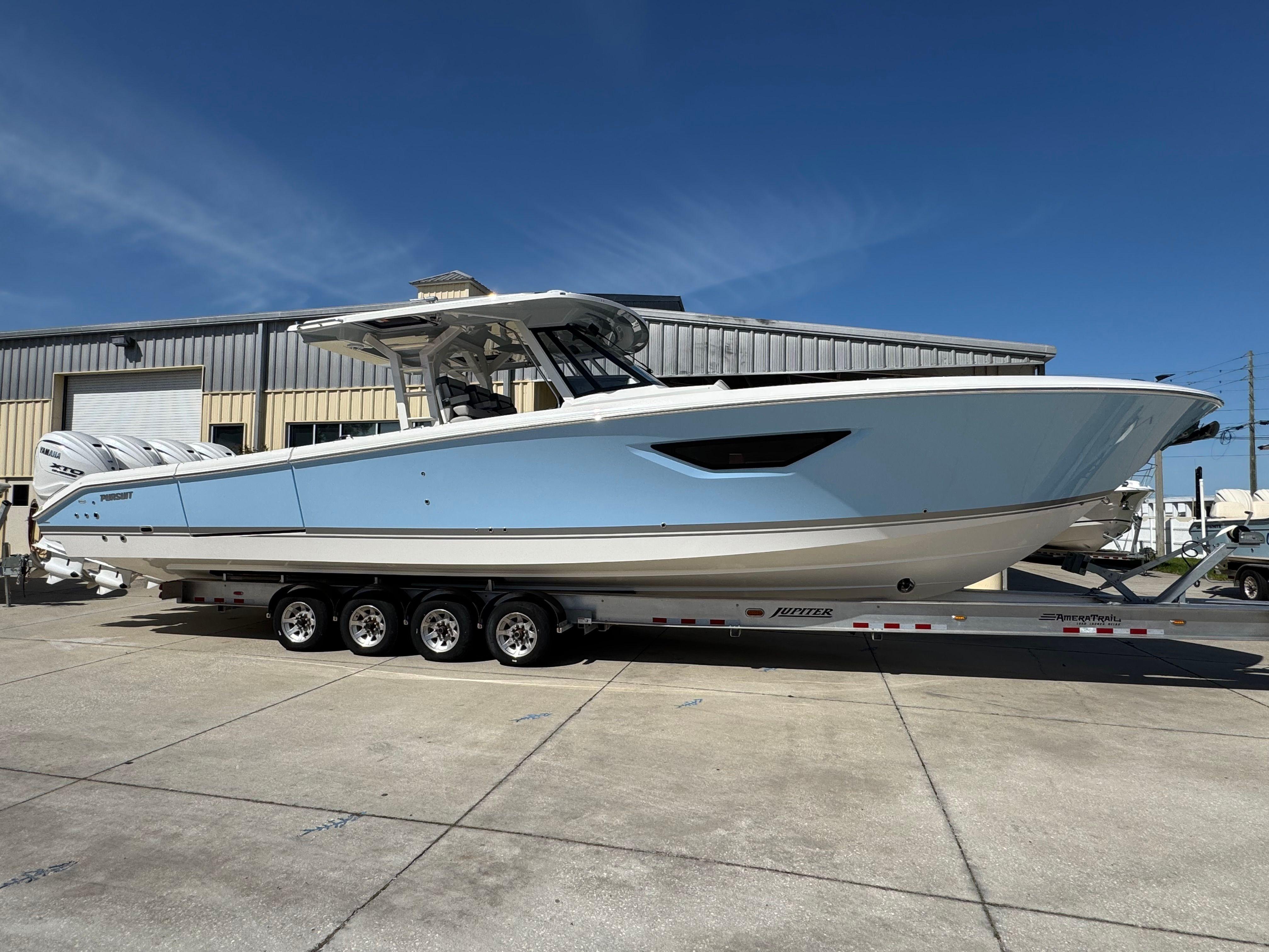 2025 Pursuit S 428