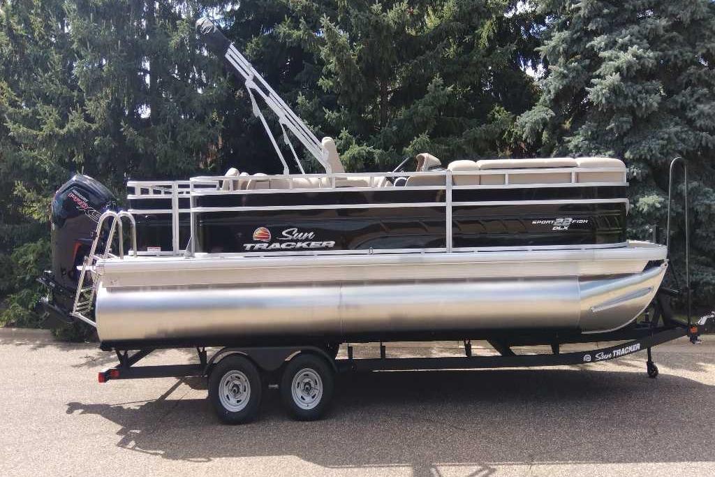 2025 Sun Tracker SportFish 22 DLX