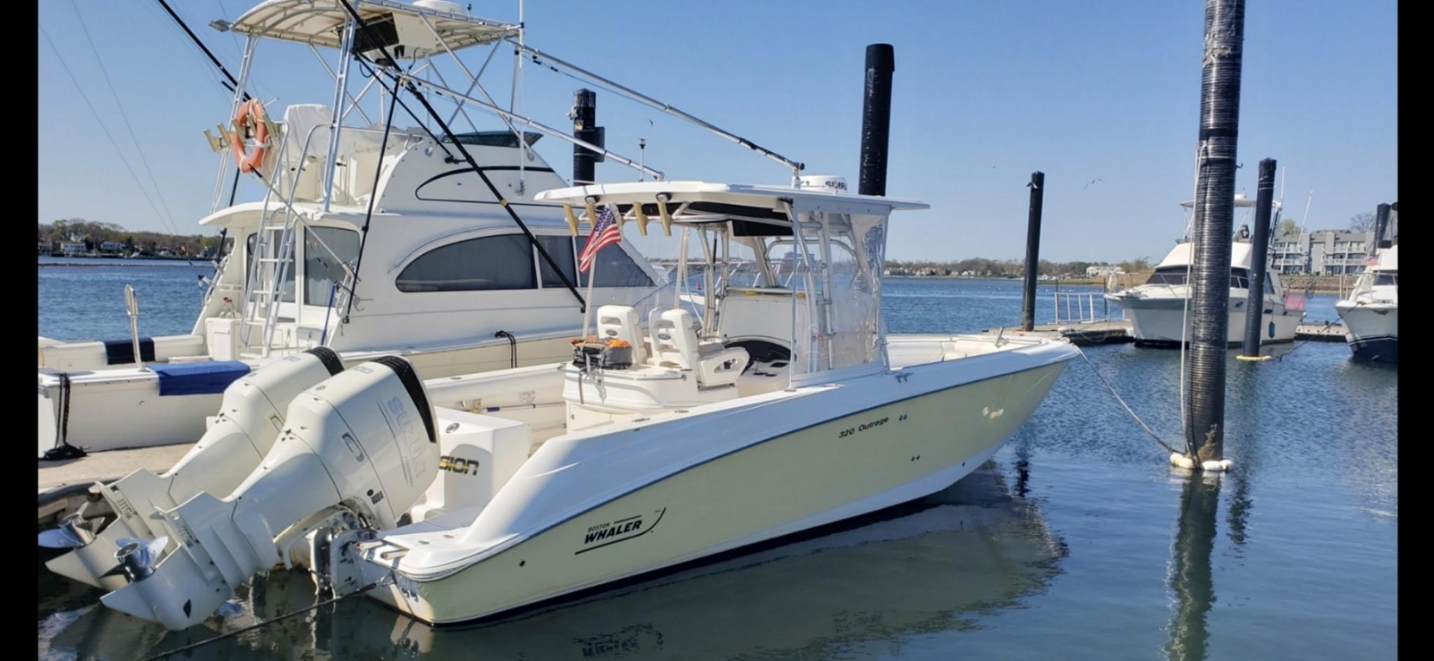 2004 Boston Whaler 320 Outrage