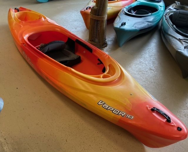 2022 Old Town Canoes and Kayaks Vapor 10