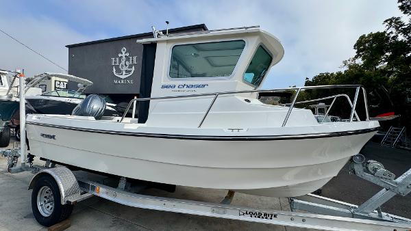 2025 Arima Sea Chaser 19 Yellowtail Edition