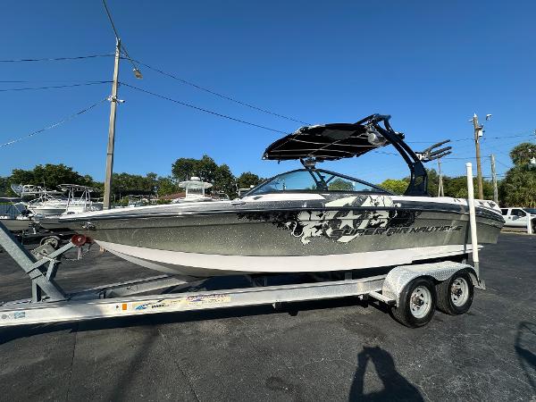 2010 Nautique Super Air Nautique 230