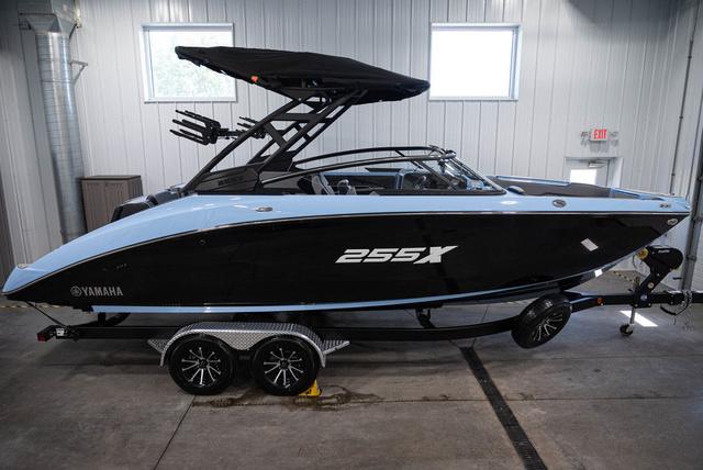2025 Yamaha Boats 255XD