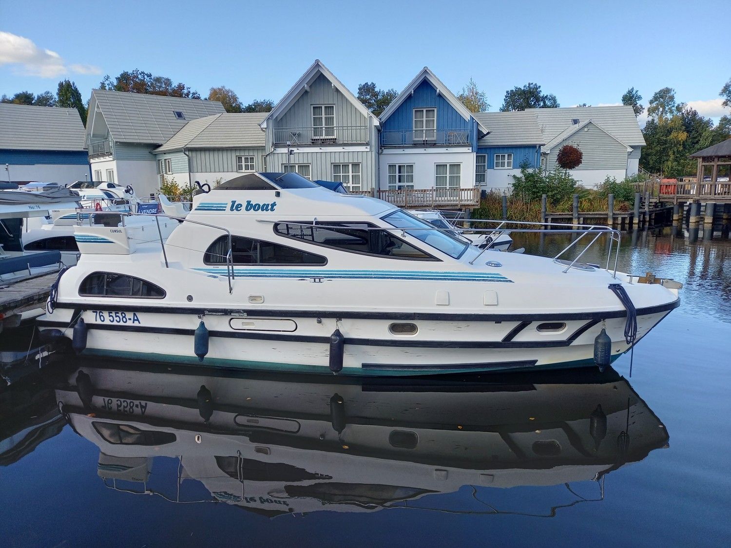 2001 Le Boat Consul
