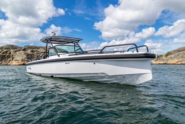 2022 Axopar 28 T-Top