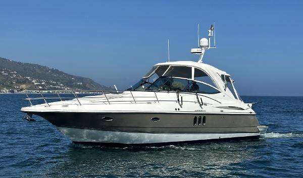 2009 Cruisers Yachts 420 Express