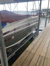 Hurricane SS 188 2017 Hurricane SS 188 boat docked under a covered marina.